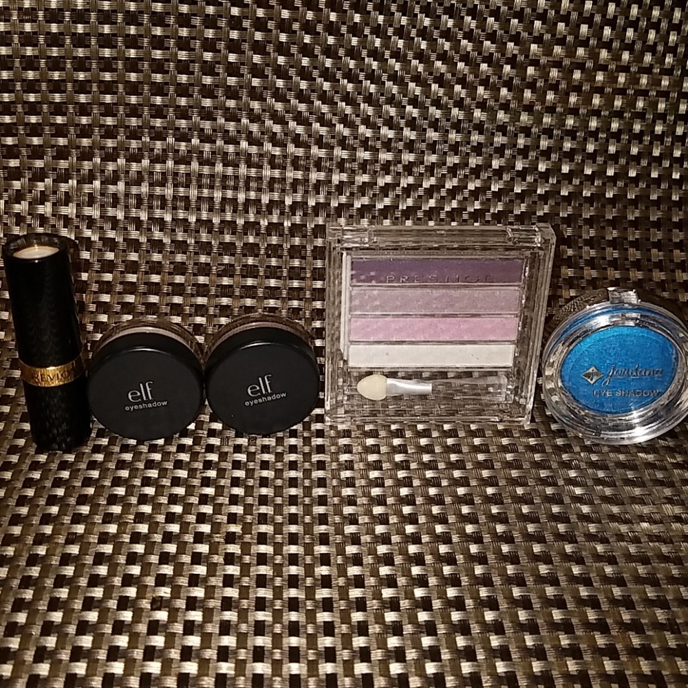 Makeup bundle